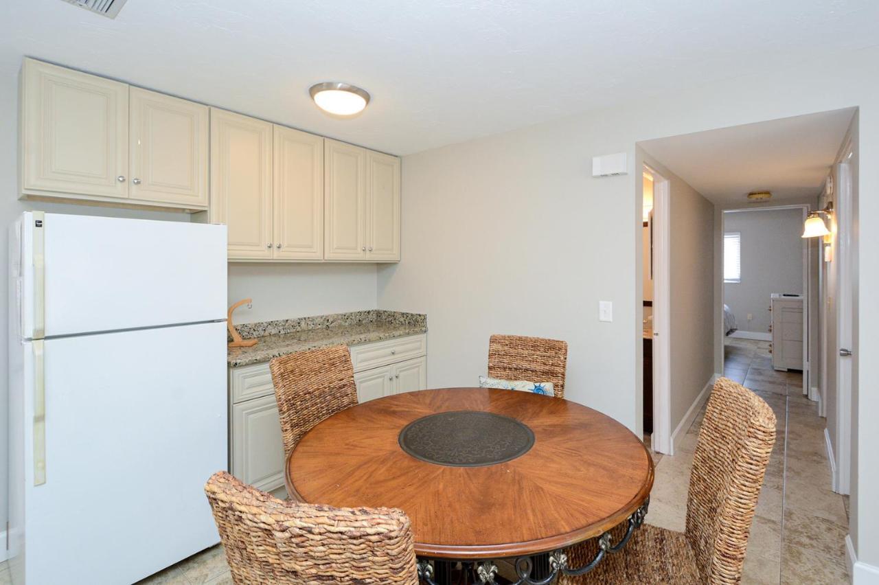 Canal 311 - Right In Siesta Key Village! Sarasota Exterior photo
