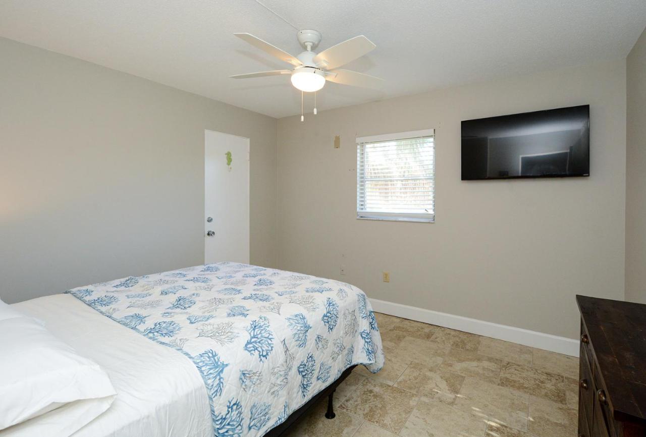 Canal 311 - Right In Siesta Key Village! Sarasota Exterior photo